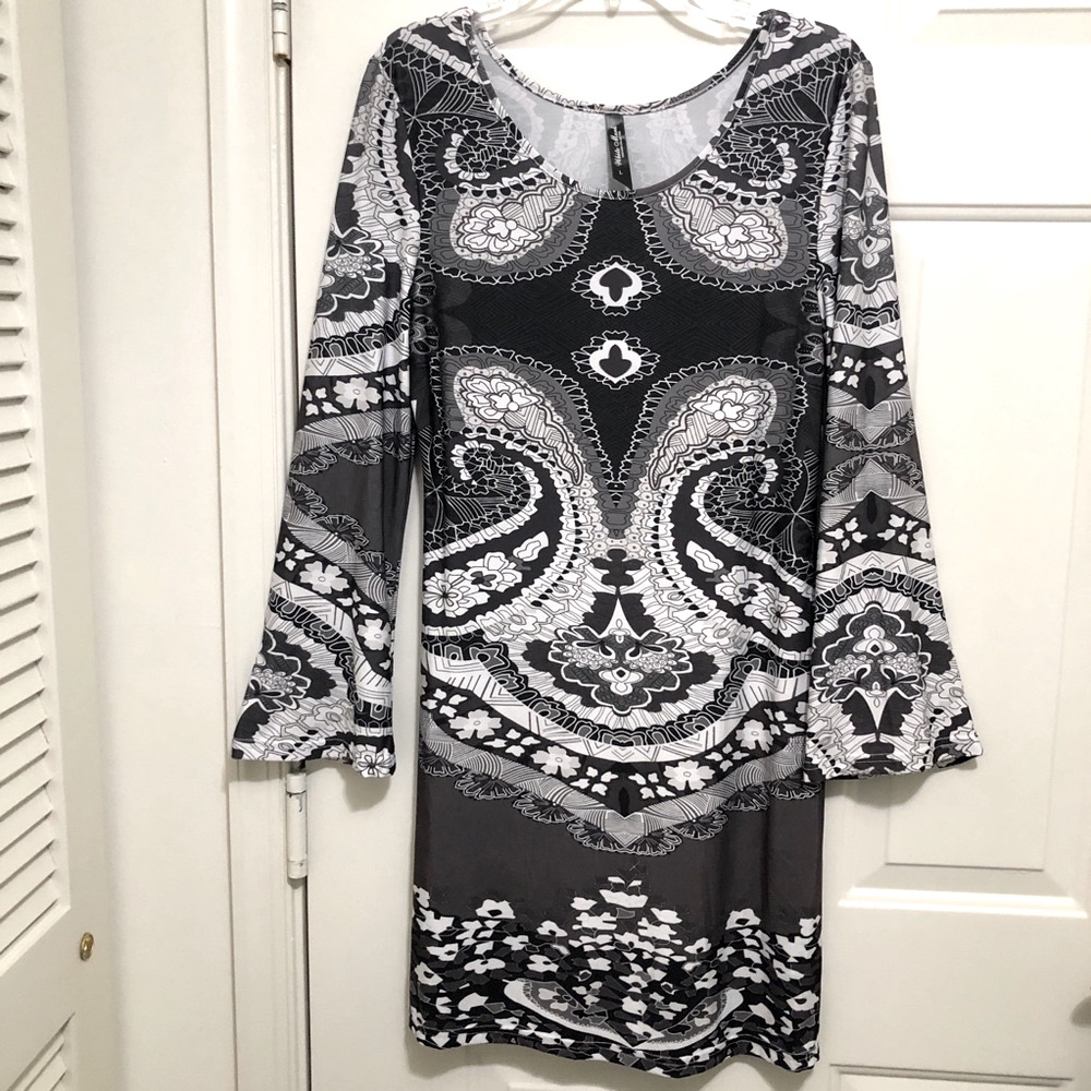 3 White Mark Couture Collection Paisley Black White Pattern Bell Sleeves Dress